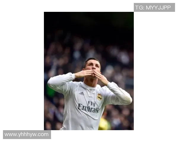 C罗签名足球卡与帕尼尼品牌合作限量版收藏价值揭秘