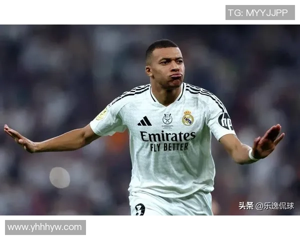 《全球足球巨星精彩瞬间集：球场传奇与背后故事全记录》