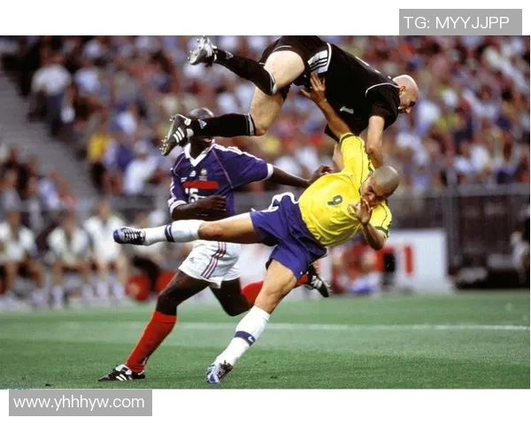 上海足球俱乐部球星风采展现：从本土新秀到国际巨星的成长之路