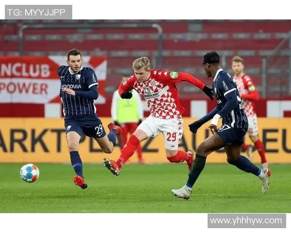 从美因茨起步到辉煌世界足坛的足球巨星成长之路 从美因茨起步到辉煌世界足坛的足球巨星成长之路