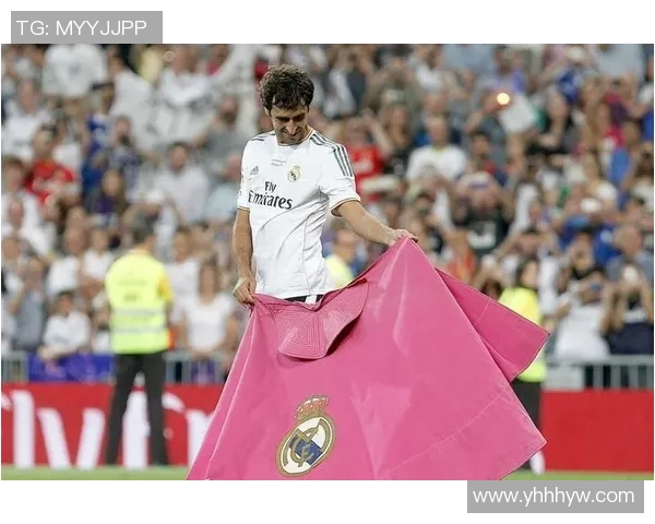 十号球星的魅力与传奇：探秘足球场上的背后故事与荣耀时刻