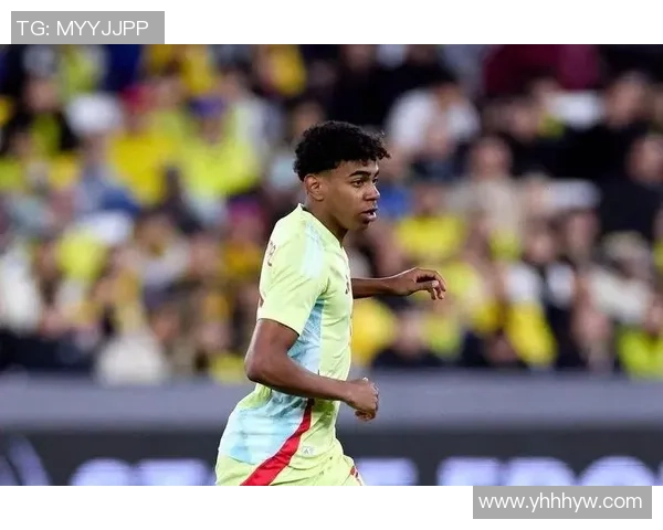 深度解析足球球星背后的成长经历与赛场表现的独特魅力 深度解析足球球星背后的成长经历与赛场表现的独特魅力