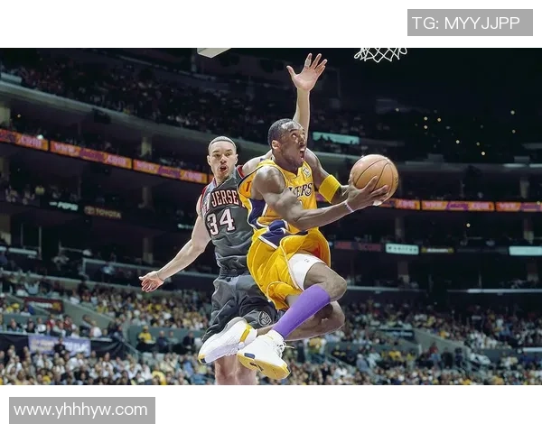 纵观足球历史历届球星巅峰对决与经典赛事全景回顾